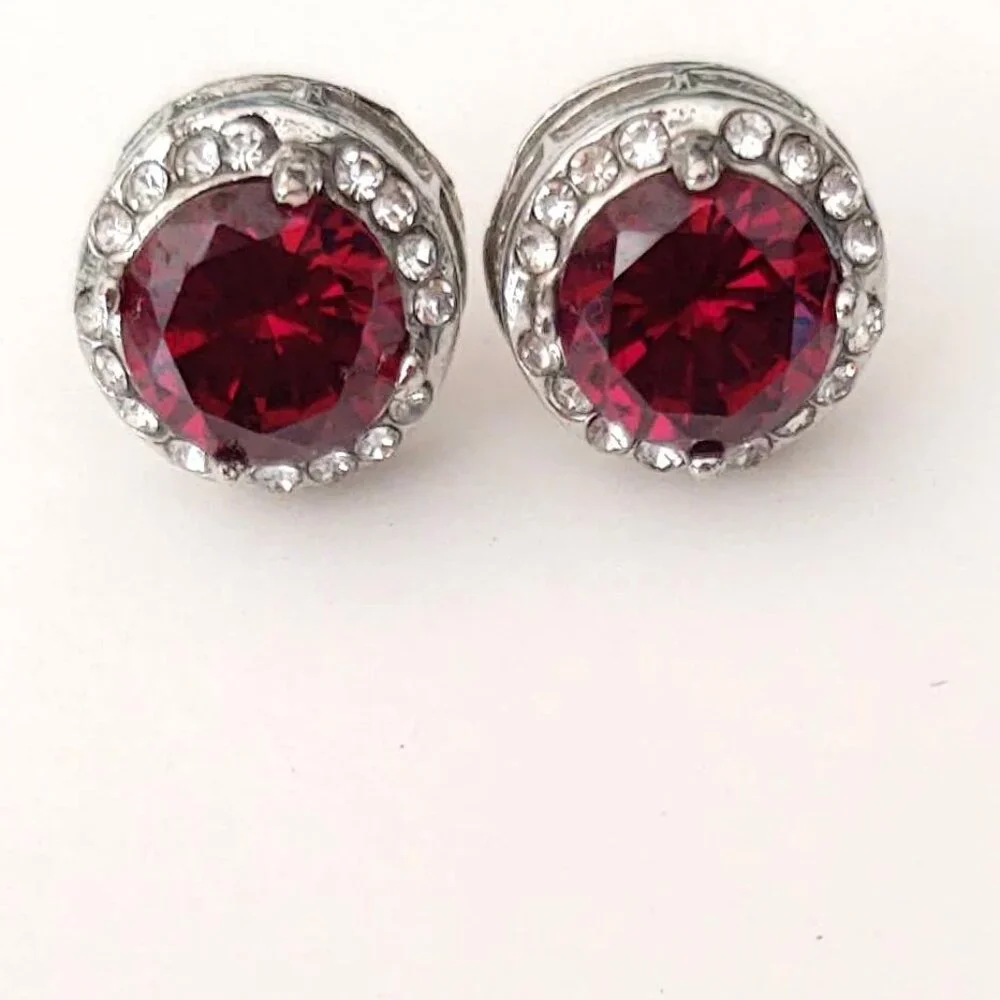 Faux ruby and diamond stud earrings - Picture 8 of 9
